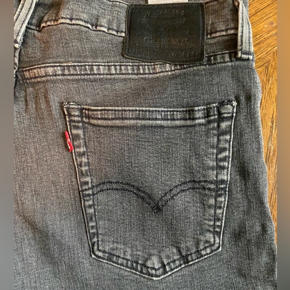 Grey Levi’s Jeans - Picture 3 of 4